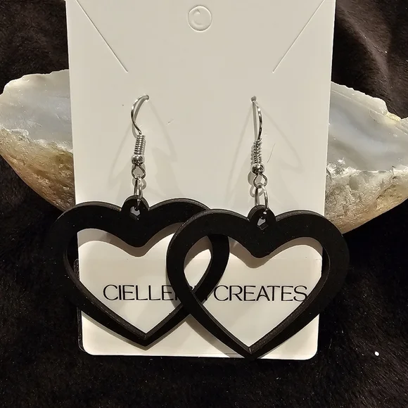 💥4 for $25💥 Laser-cut Heart Shaped Earrings - Picture 3 of 7
